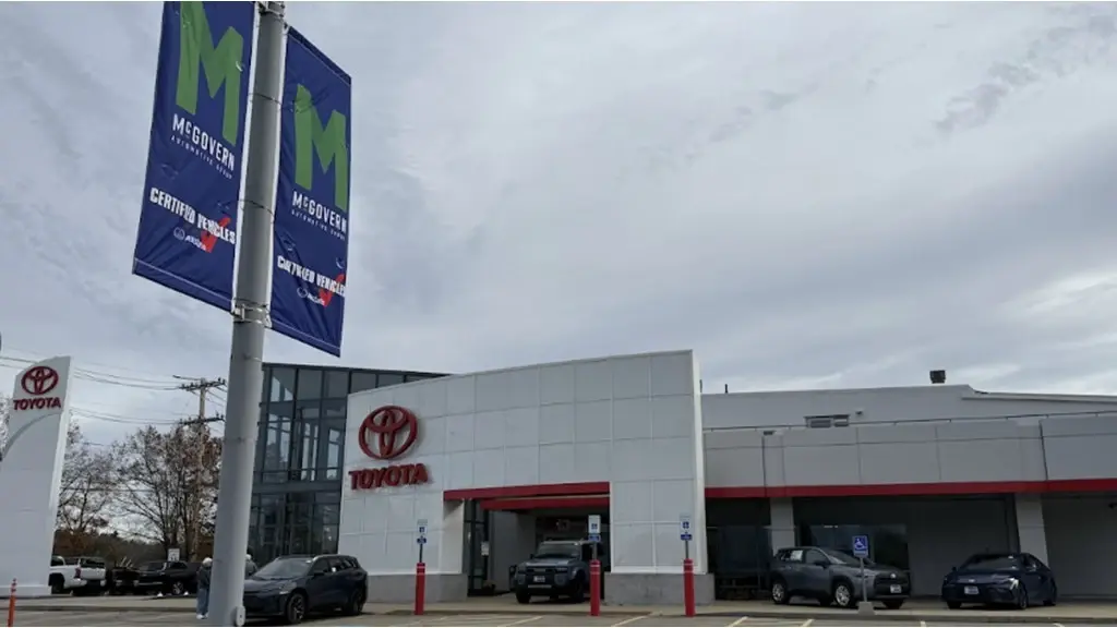 Dealership gallery photo 1